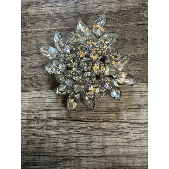 Vintage Weiss Austrian Rhinestone Brooch 1942 Crystal Flower Pin Elegant Stateme - Picture 2 of 8
